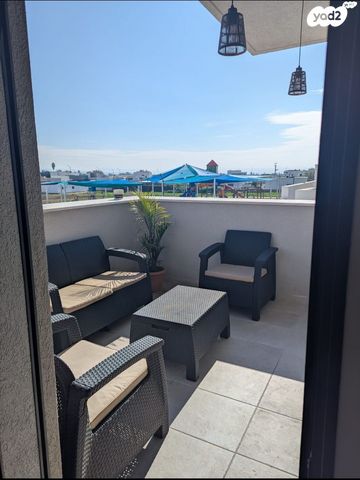 יחידת דיור, המגלן 10, חבר, חבר