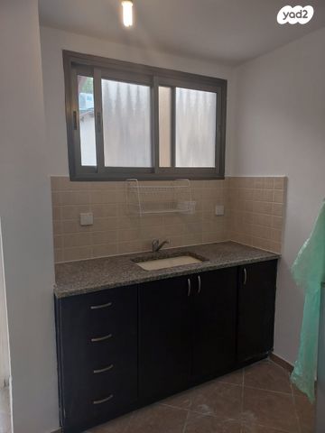 יחידת דיור, סמטת סיגלית 11, נווה מגן, רמת השרון