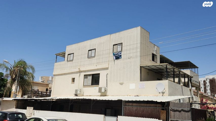 ארלוזורוב 22