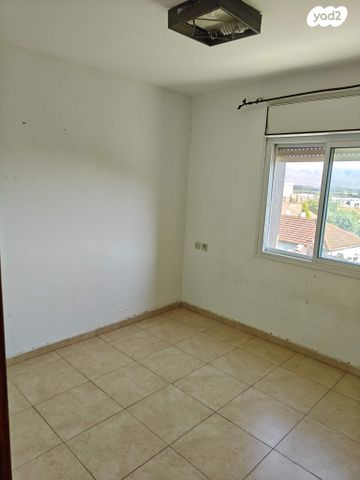 בית פרטי/ קוטג', אירוס 12, שכונת הורדים, קרית שמונה