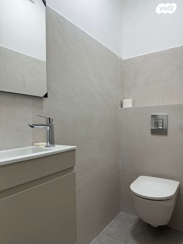 דירה, הגיבור האלמוני 44, יד אליהו, תל אביב יפו