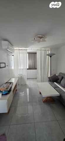 בניין מגורים, הראשונים 6, קרית ים ג', קרית ים