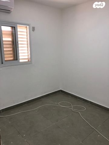 דירה, האלון 56, שבעת המינים, דימונה