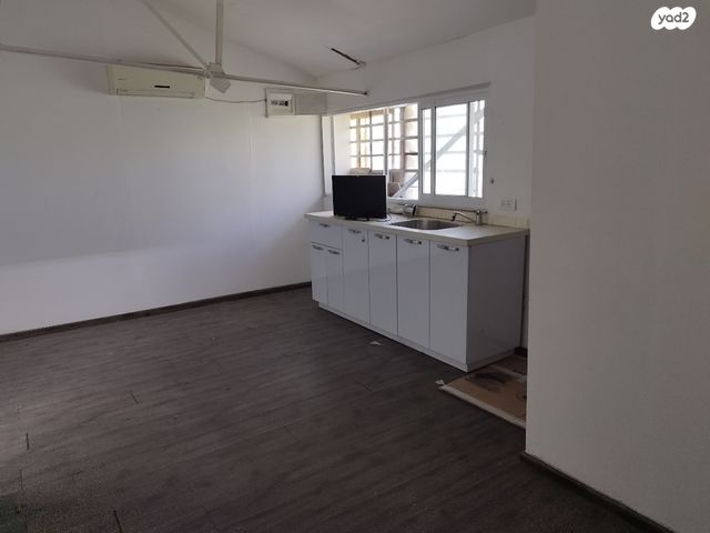 משרדים, אהוד קינמון 37, אזור תעשיה, בת ים