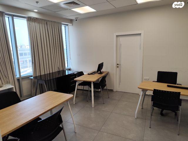 משרדים, המצודה 2, גני אזור, אזור