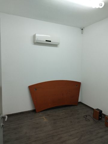 משרדים, אהוד קינמון 37, אזור תעשיה, בת ים