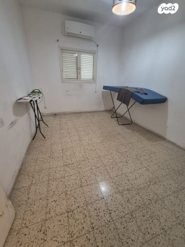 דירה, האחים טרבס, ד' / מערב מרכז העיר, רחובות