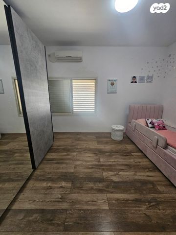 דירת גן, ביל"ו, אברהם דנינו, בן גוריון, עכו