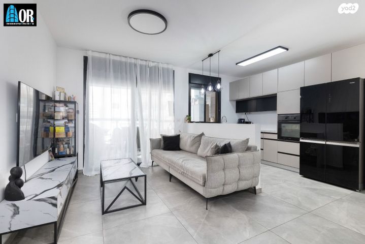 דירה, יעקב דורי, נאות שמיר, רמלה