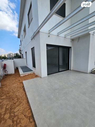 בית פרטי/ קוטג', גני מנחם, באר יעקב