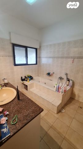 דו משפחתי, שדרות בורוכוב, מרכז העיר, קרית אתא