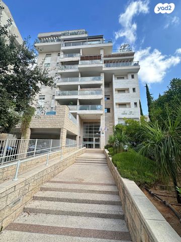 דירה, דובה ויצחק שיינפיין, כפר סבא הירוקה, כפר סבא