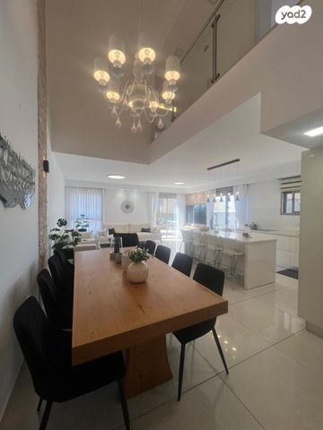 דופלקס, דבורה ברטונוב, קרית אילון, חולון