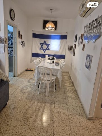 דירה, האחים טרבס, ד' / מערב מרכז העיר, רחובות