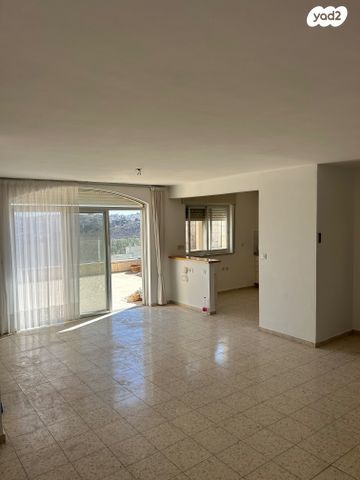 דירה, הדישון, מלחה, מנחת, ירושלים