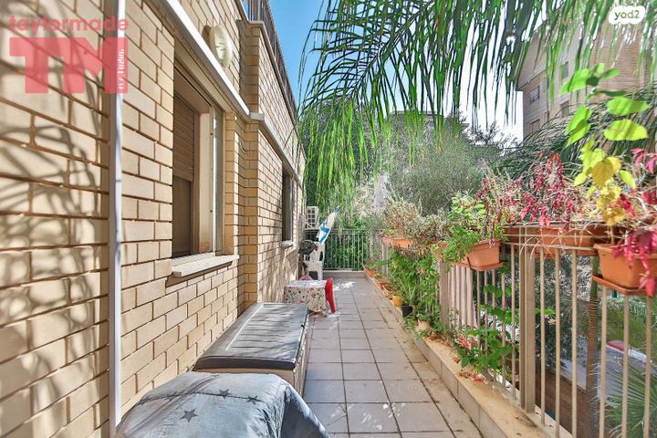 דירה, תל ימת כרכור, פרדס חנה כרכור