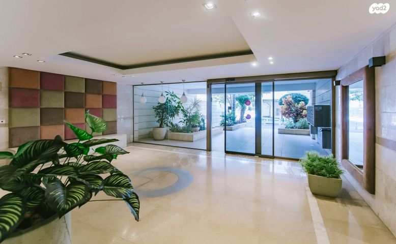 דירה, רפאל איתן, הדר המושבות החדשה / אם המושבות החדשה, פתח תקווה