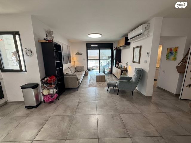 דירה, הרב אבא אבוחצירה, שדרות