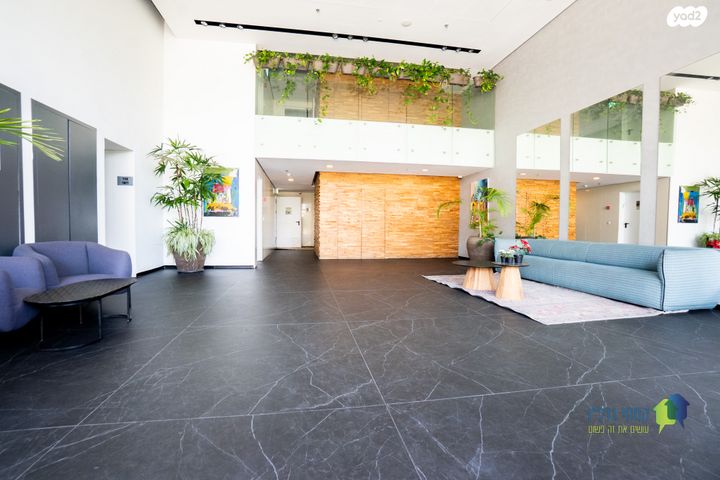 דירה, חיים בר לב, קרית קריניצי, רמת גן