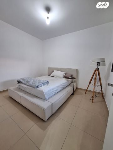 דירה, גאולה כהן, נאות פרס, רמלה