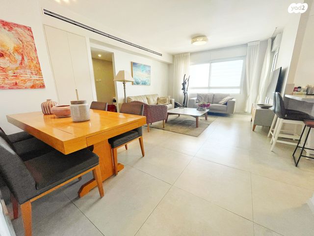 דירה, ירח אב, הכרמים, מודיעין מכבים רעות