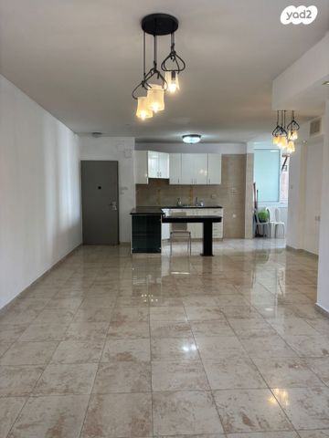 דירה, נווה רם, שיכון מזרחי, רמת גן