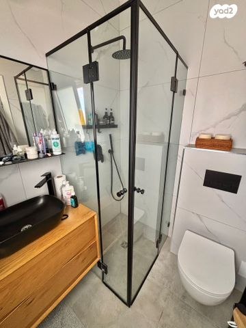 דירה, הפלמ"ח, קדימה צורן