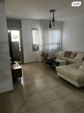 דירה, שדרות רוטשילד 40, רובע ט"ו, אשדוד