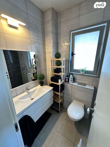 דירה, שדרות האגמים, נתניה