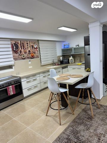 דירת גן, עין התכלת, עמידר, נהריה