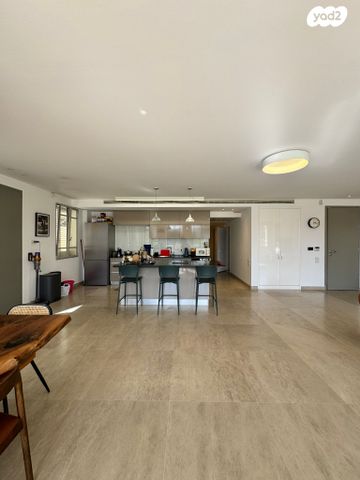 דירת גן, מנוחה 5, עג'מי, גבעת העליה, תל אביב יפו