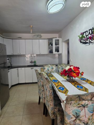 דירה, מלכי ישראל, קרית גת