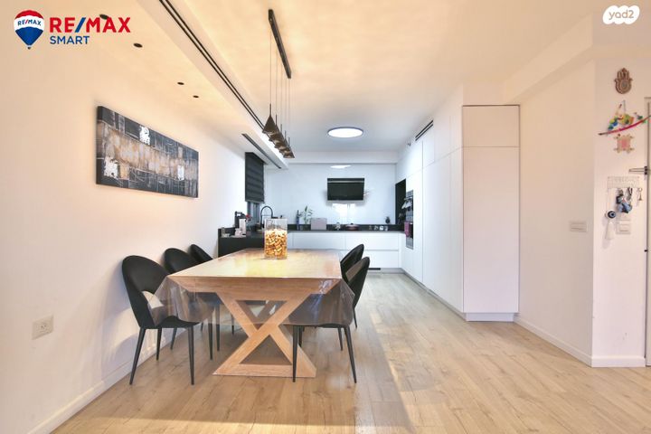 דירה, עפרה חזה, משכנות האומנים, קרית מוצקין