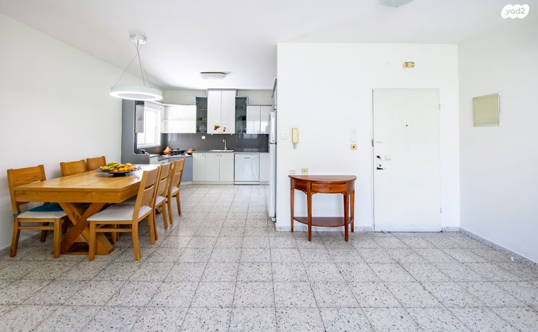 דירה, הצנחנים 22, מחנה יהודה, פתח תקווה