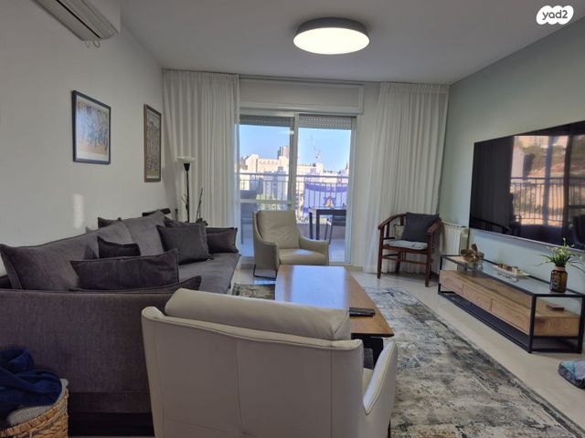 אריה ל. קובובי 