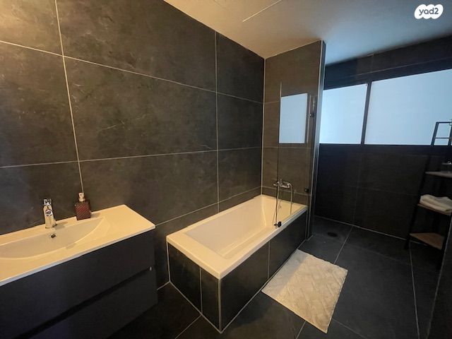 דירה, אלון, רמת השרון