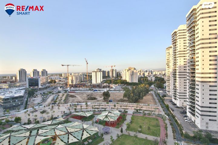 דירה, עפרה חזה, משכנות האומנים, קרית מוצקין