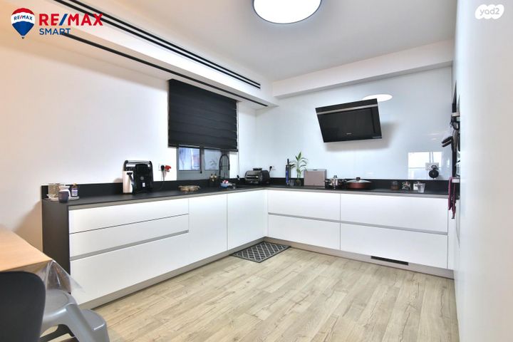 דירה, עפרה חזה, משכנות האומנים, קרית מוצקין