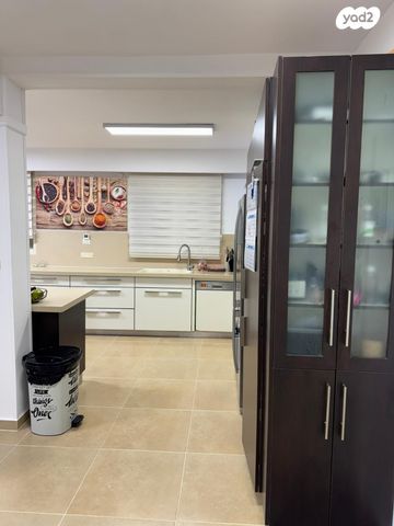 דירת גן, עין התכלת, עמידר, נהריה