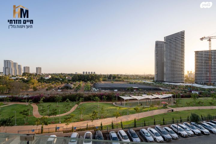 דירה, יצחק נבון, נאות אריאל שרון, קרית אונו