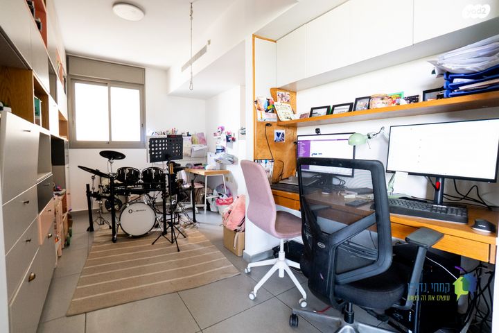 דירה, חיים בר לב, קרית קריניצי, רמת גן