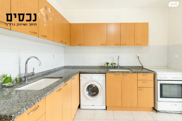 דירת גן, רבי יוסי בן קיסמא, אלעד