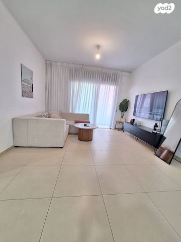 דירה, גאולה כהן, נאות פרס, רמלה