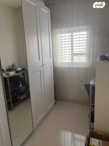 דירה, רחבעם זאבי, גרין ועם, חולון