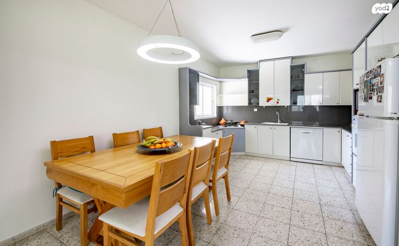 דירה, הצנחנים 22, מחנה יהודה, פתח תקווה