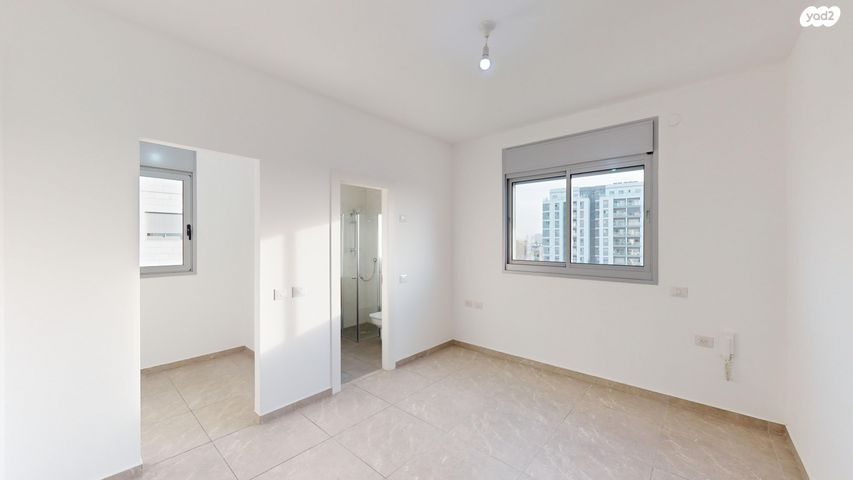 דירה, ברתיני גארי 12, נווה עופר, תל כביר, תל אביב יפו