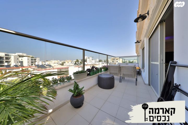 גג/ פנטהאוז, הרב הרצוג, קרית מוצקין