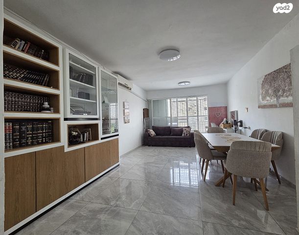 דרך זאב ז'בוטינסקי 124