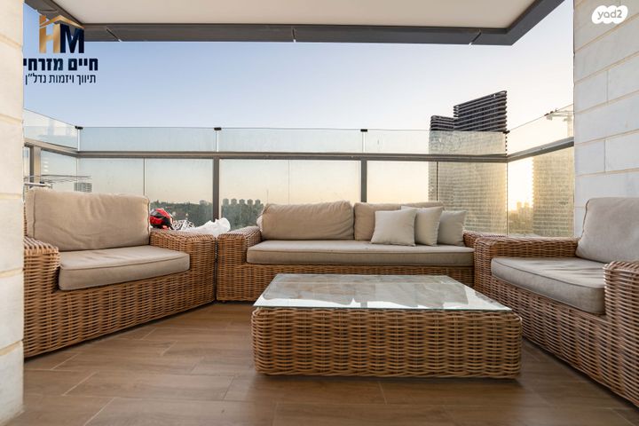 דירה, יצחק נבון, נאות אריאל שרון, קרית אונו