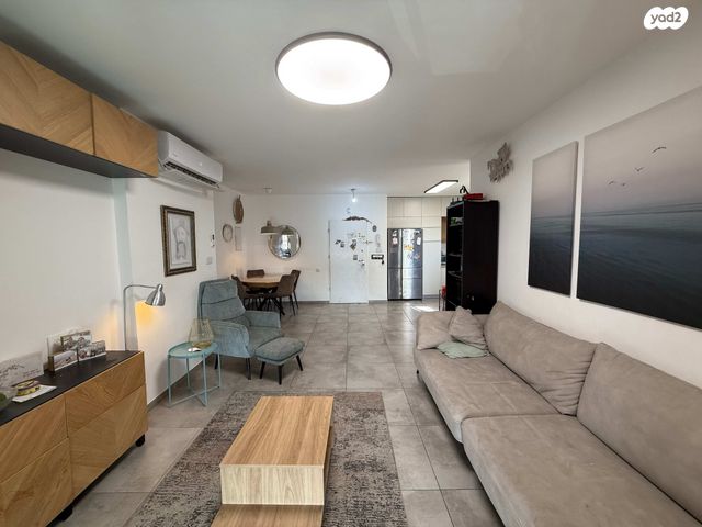 דירה, הרב אבא אבוחצירה, שדרות